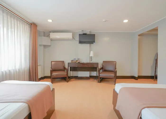 Arzo Hotel Manila