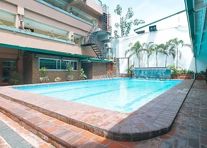 Arzo Hotel