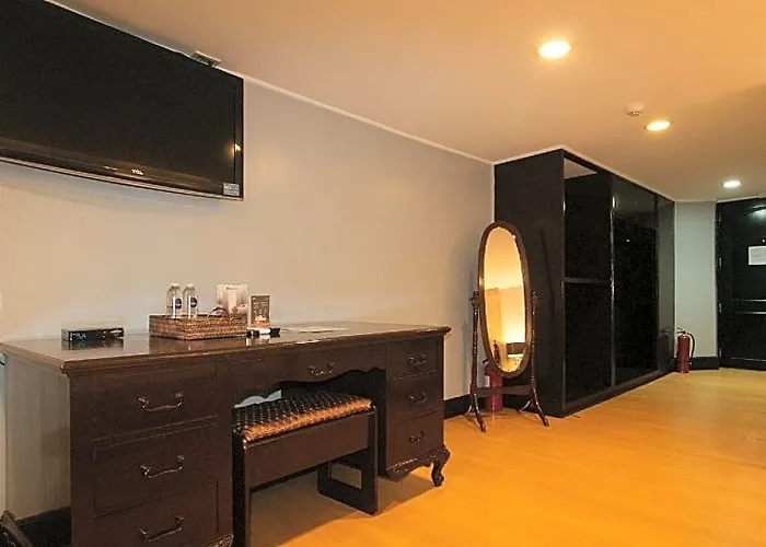 Arzo Hotel
