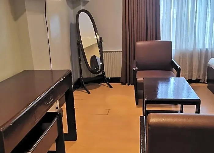 Arzo 4* Manila
